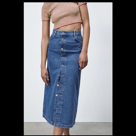 NWT ZARA Buttoned denim skirt - Picture 3 of 11